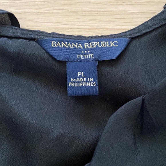 Banana Republic blouse with ruffles - Picture 7 of 8